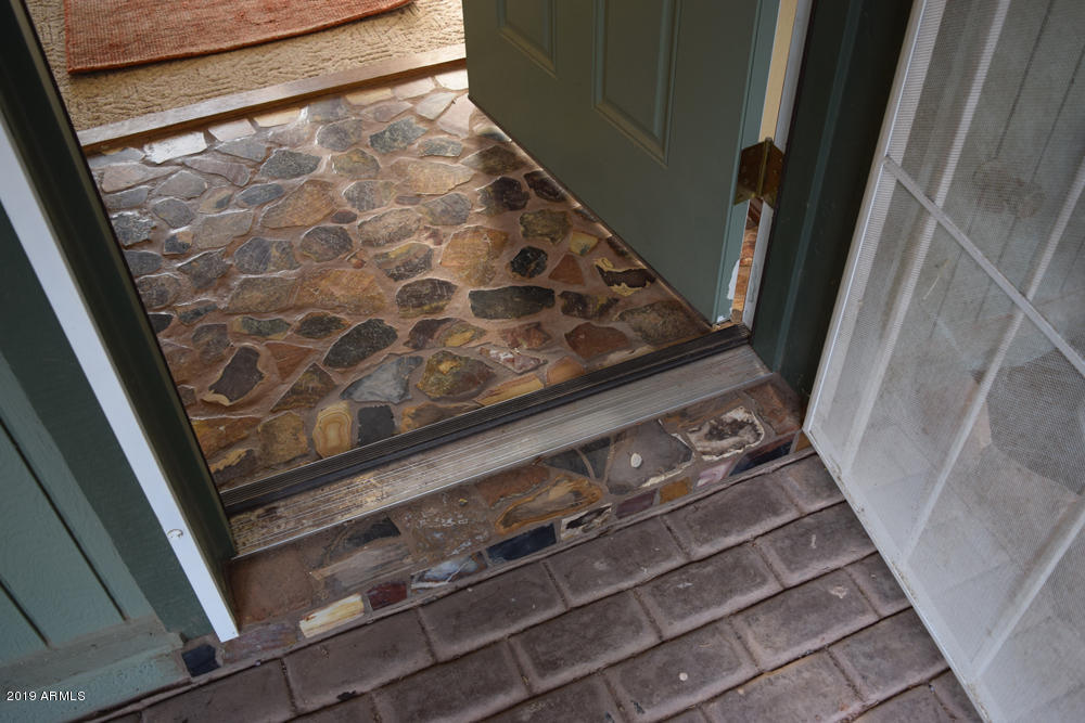 979 Beaver Flat Road Payson, AZ 85541 - Photo 10 of 70 Entry stone threshold