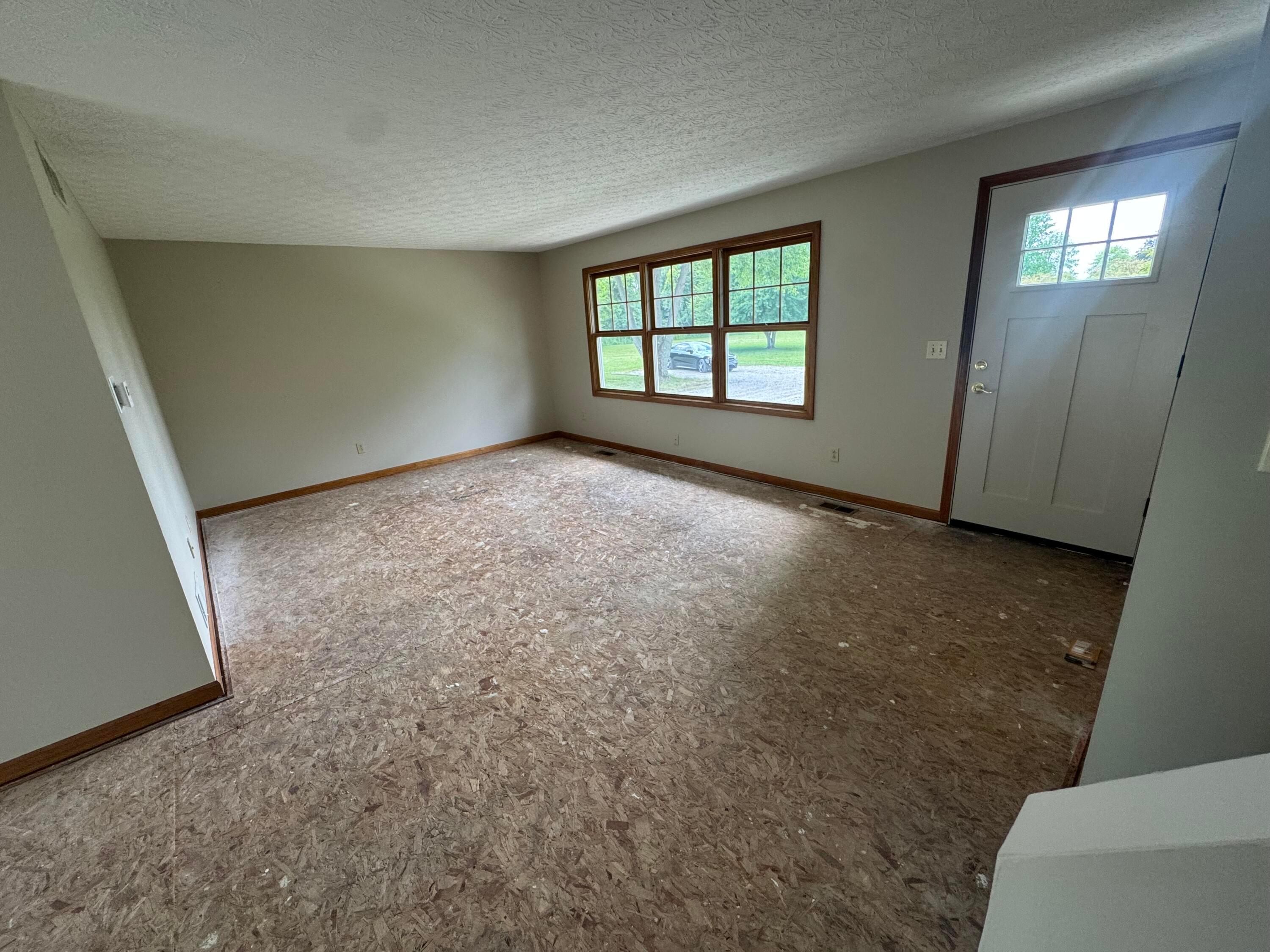 5275 Harlem Road Galena, OH 43021 - Photo 5 of 21 2c