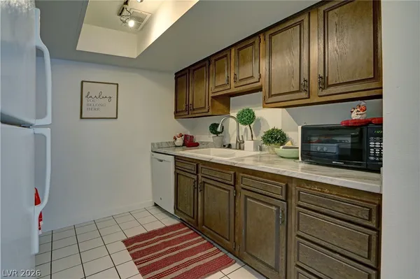 $1,195 | 3925 Cambridge Street, Unit 4, Las Vegas, NV 89119