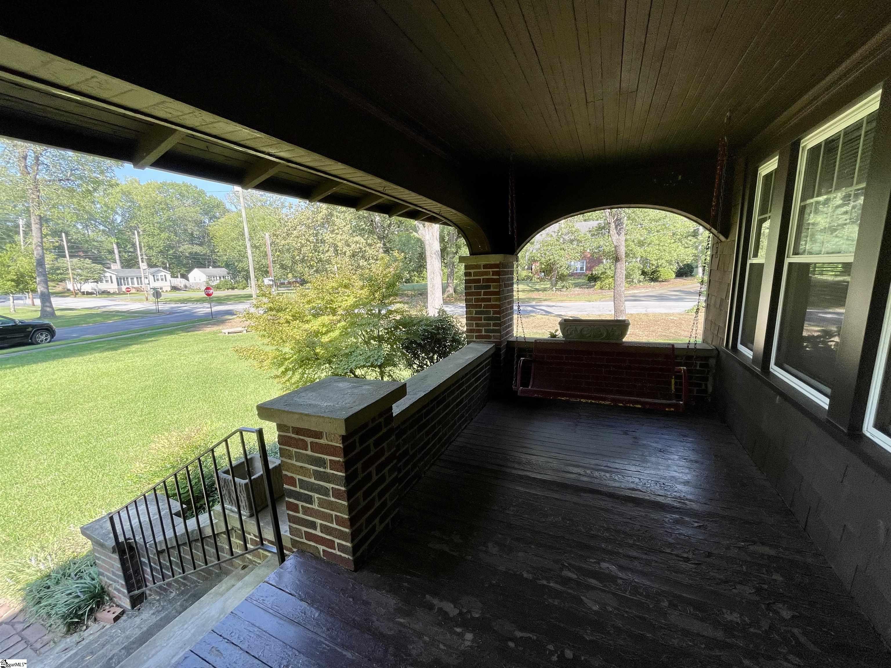 406 Calvert Avenue Clinton, SC 29325 - Photo 3 of 28 Gallery Image 3
