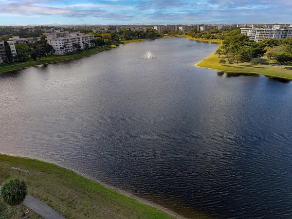 $2,200 | 3080 North Course Drive, Unit 304, Pompano Beach, FL 33069