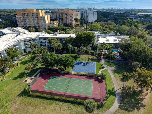$2,200 | 3080 North Course Drive, Unit 304, Pompano Beach, FL 33069