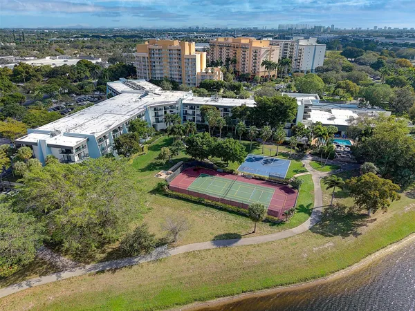 $2,200 | 3080 North Course Drive, Unit 304, Pompano Beach, FL 33069