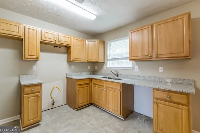 $2,015 | 3418 Newgold Trace, Union City, GA 30291