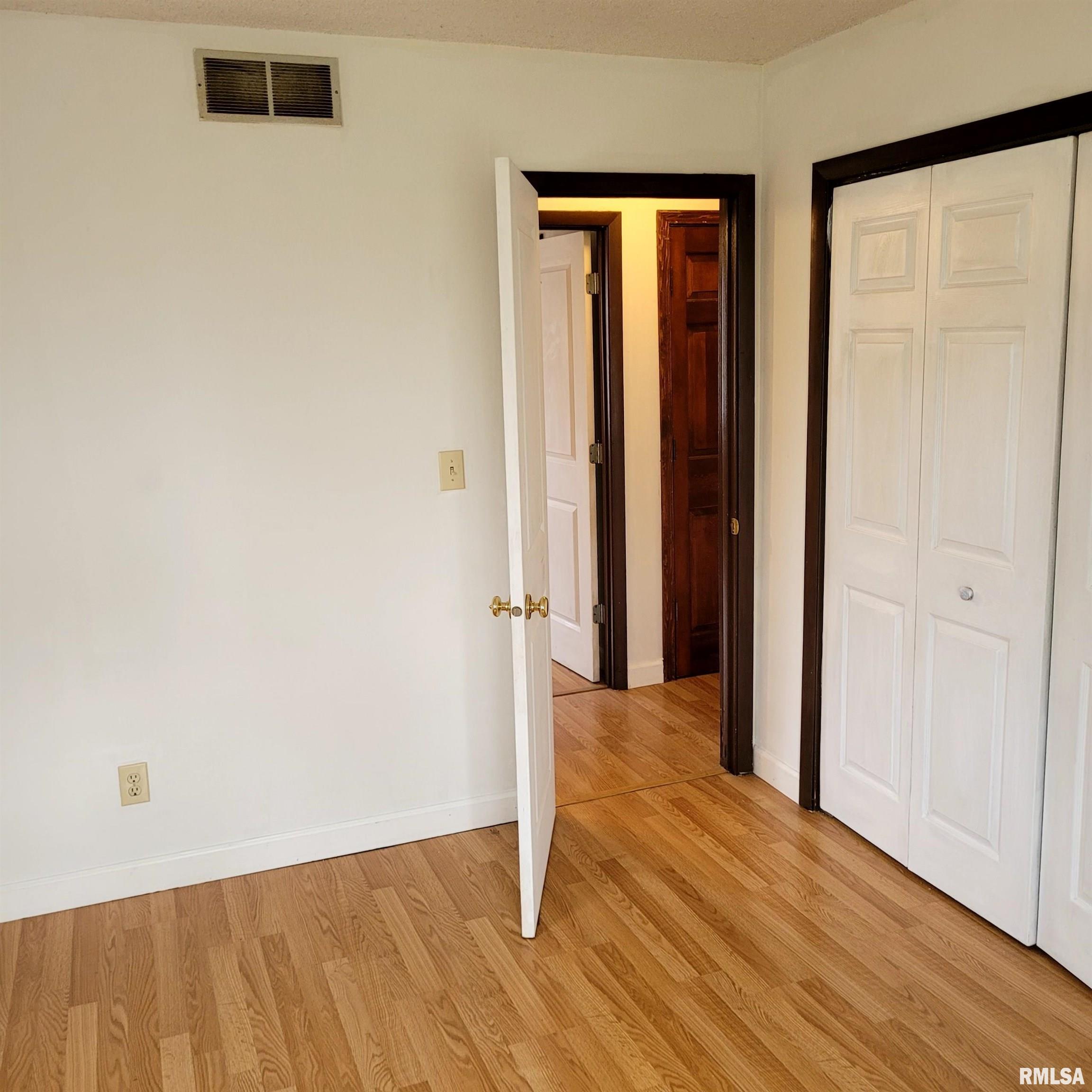 2022 Austin Drive Springfield, IL 62704 - Photo 7 of 8