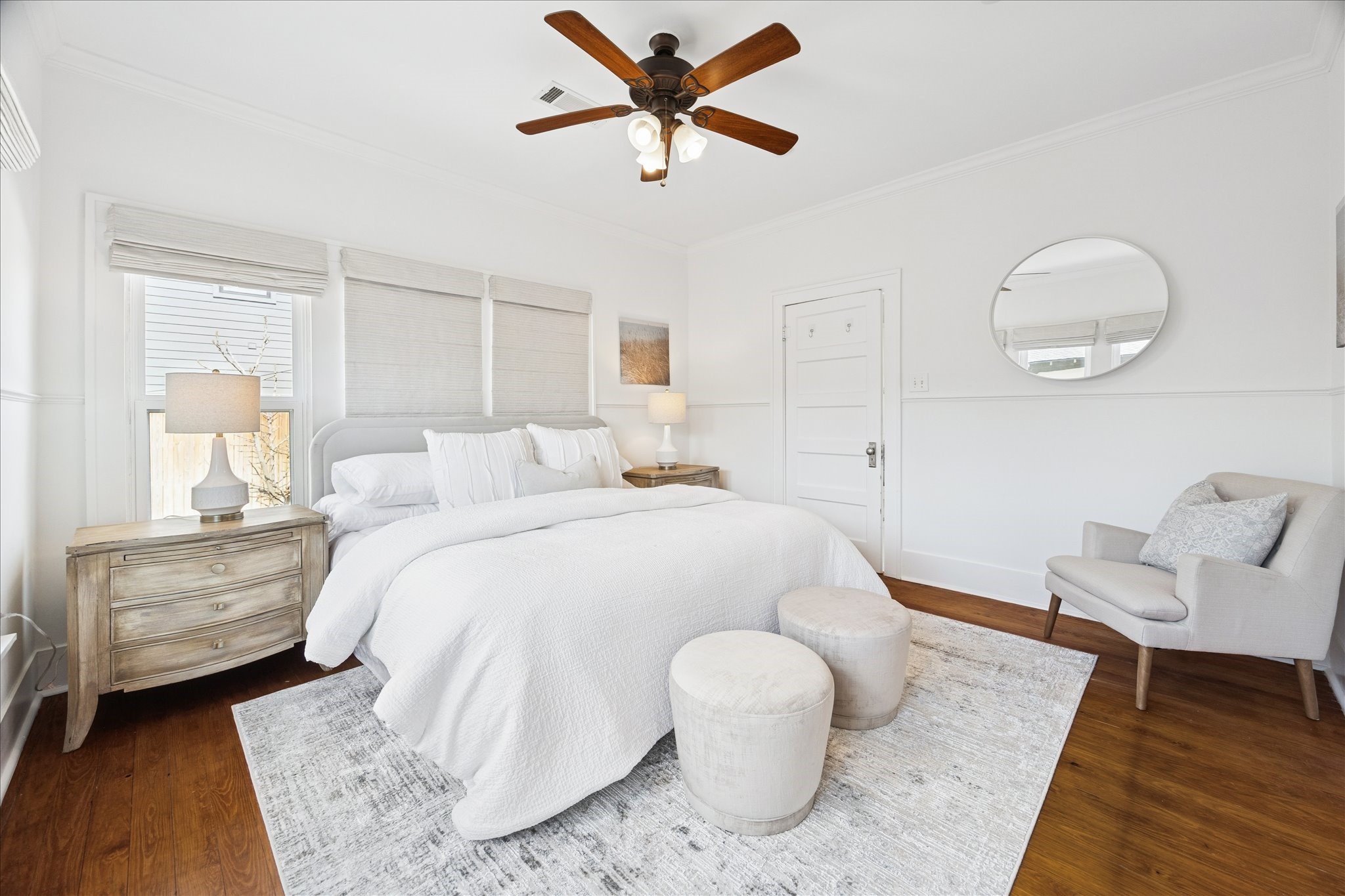 623 Pecore Street Houston, TX 77009 - Photo 16 of 34 Primary bedroom featuring generous wall space, closet storage, and a bright, airy feel.