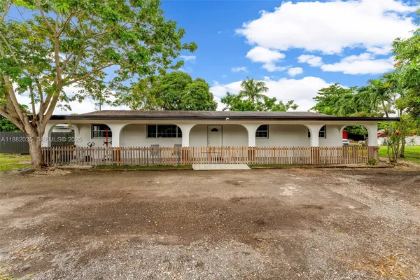 $1,850,000 | 12750 Southwest 197th Avenue, Miami, FL 33196