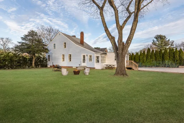 $2,595,000 | 6 Ackerly Street, Sag Harbor, NY 11963