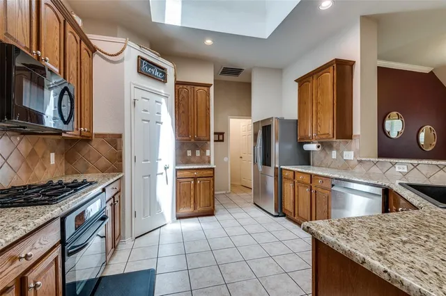 $498,000 | 406 Fountain Park Drive, Euless, TX 76039