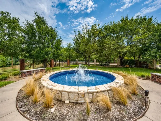 $498,000 | 406 Fountain Park Drive, Euless, TX 76039