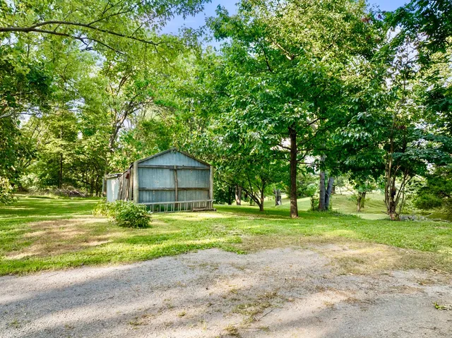$220,000 | 2654 Green Valley Road, Vevay, IN 47043