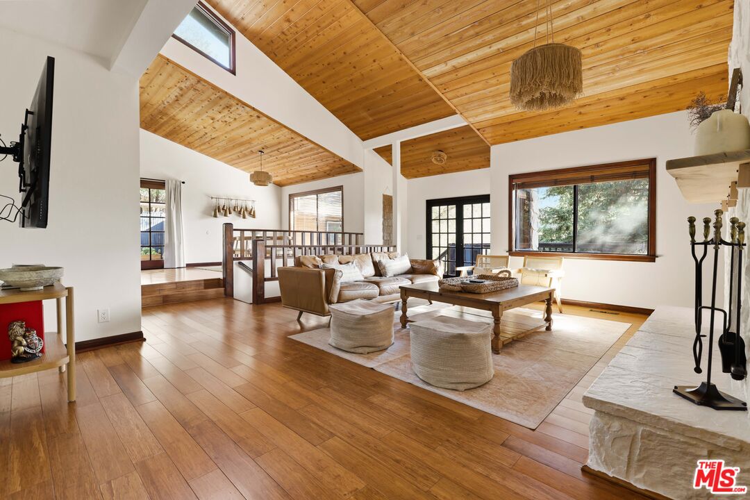 178 Muerdago Road Topanga, CA 90290 - Photo 7 of 75 Gallery Image 7