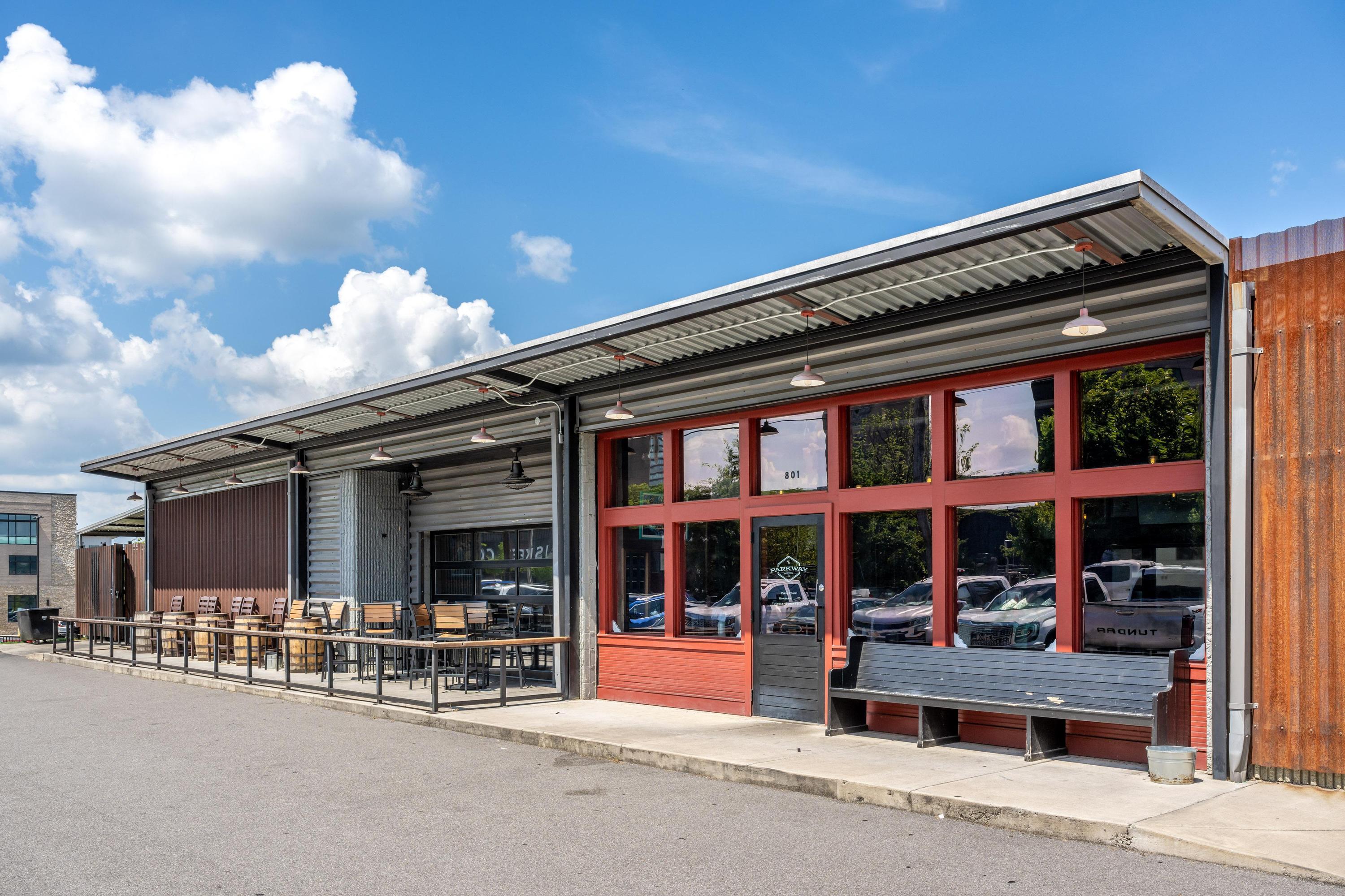 1208 East Dallas Road Chattanooga, TN 37405 - Photo 45 of 59 Parkway Pourhouse 1