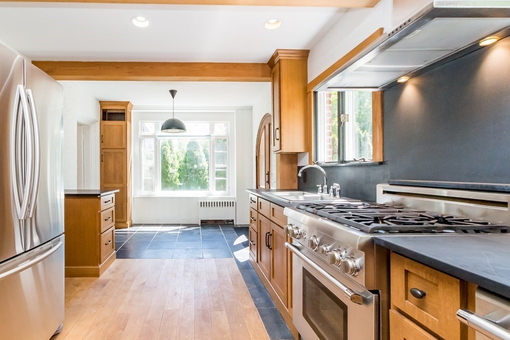 601 Walnut Street Newton, MA 02460 - Photo 8 of 30