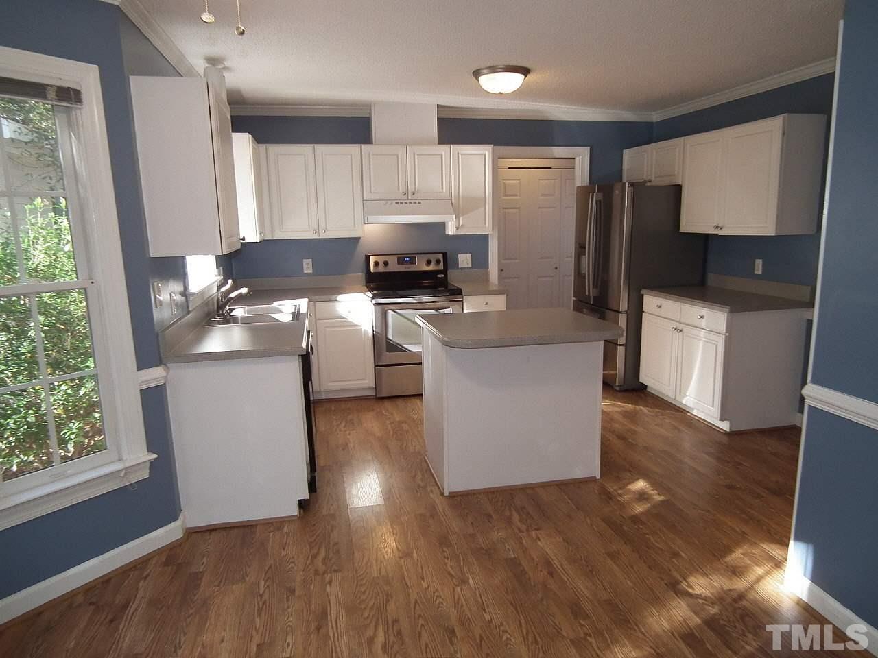 4404 Emmit Drive Raleigh, NC 27604 - Photo 4 of 22