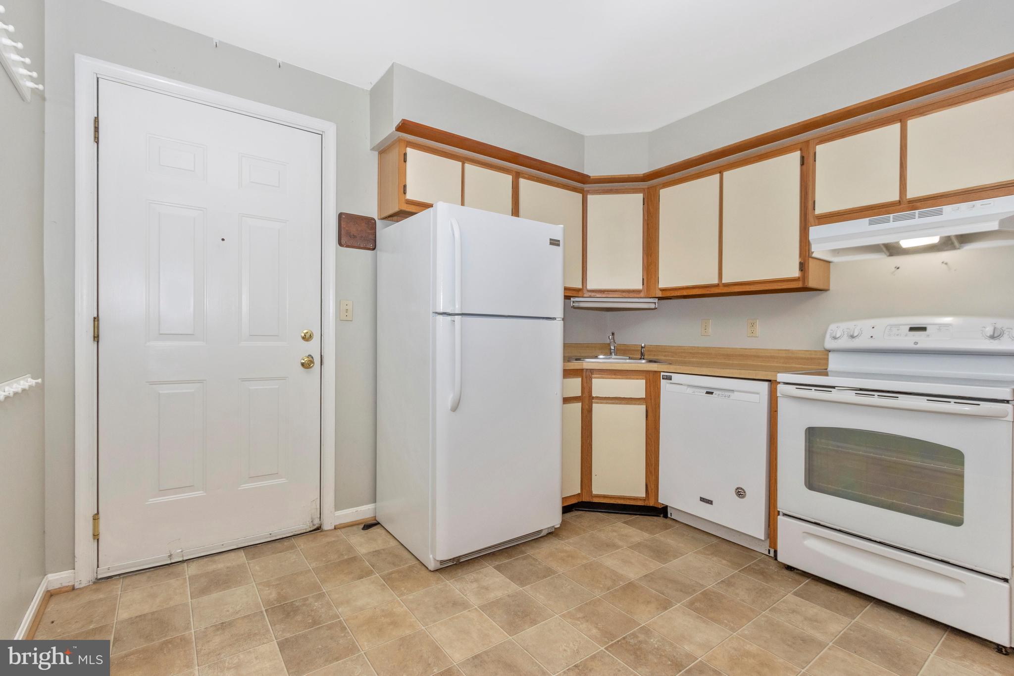 11920 Liberty Road, Unit 108A Frederick, MD 21701 - Photo 8 of 32 Kitchen