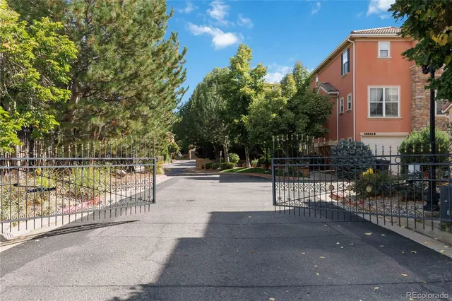 a view of a street with house