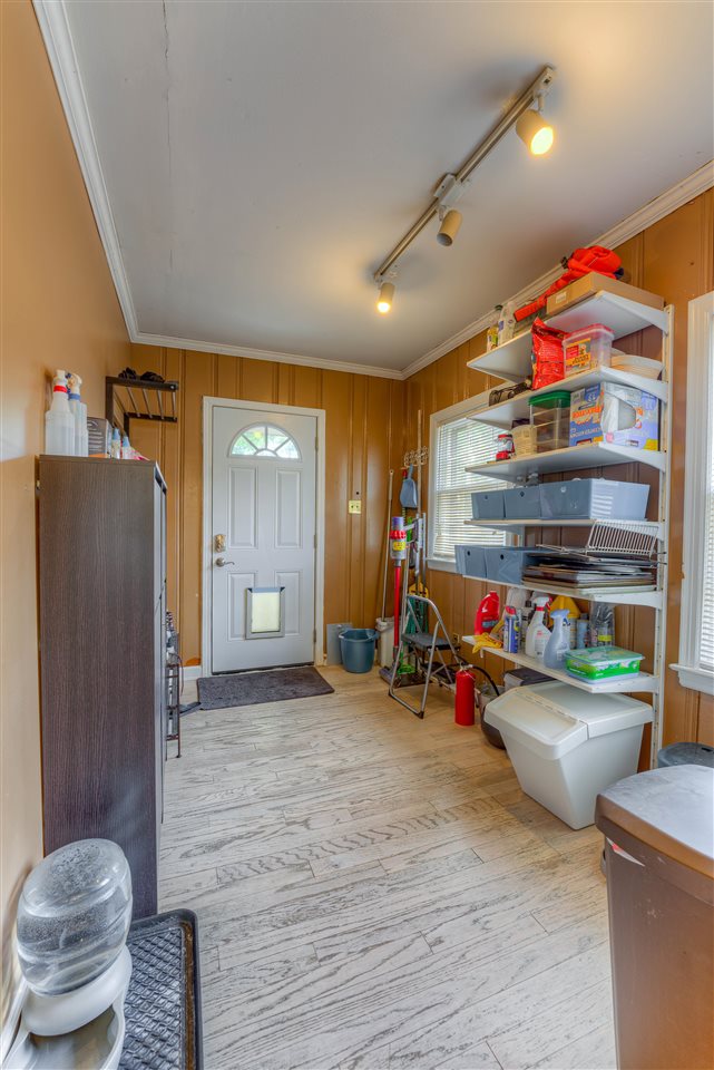 2767 Iroquois Road Memphis, TN 38111 - Photo 9 of 24 This is a nice sized room that can function as a mud room, office, or breakfast room. It's off the kitchen and the back door.