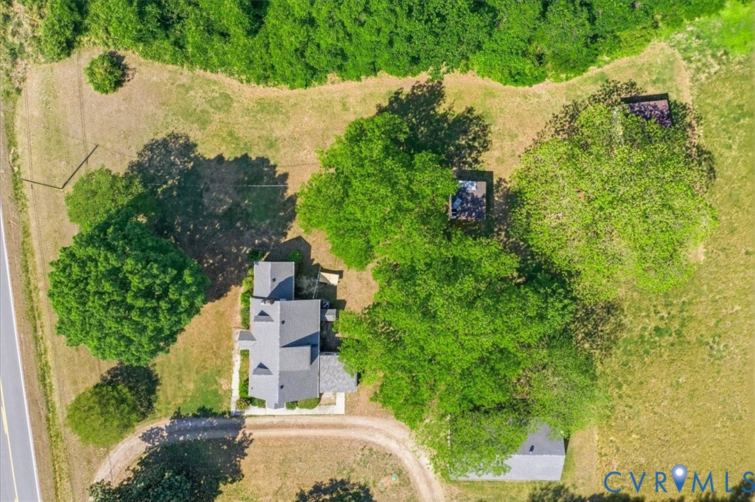 8100 Sandy Ridge Road Hopewell, VA 23860 - Photo 33 of 36 Expansive lot featuring a main residence with a gr