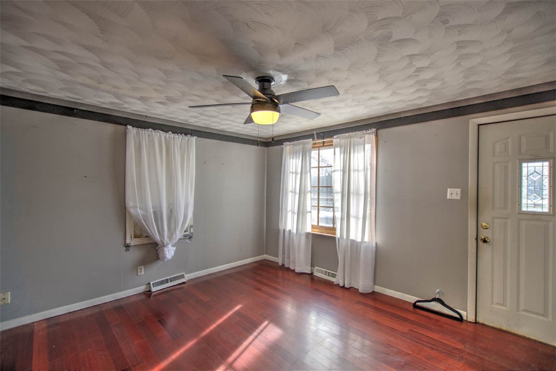 3146 East Garfield Avenue Decatur, IL 62526 - Photo 7 of 21 Gallery Image 7