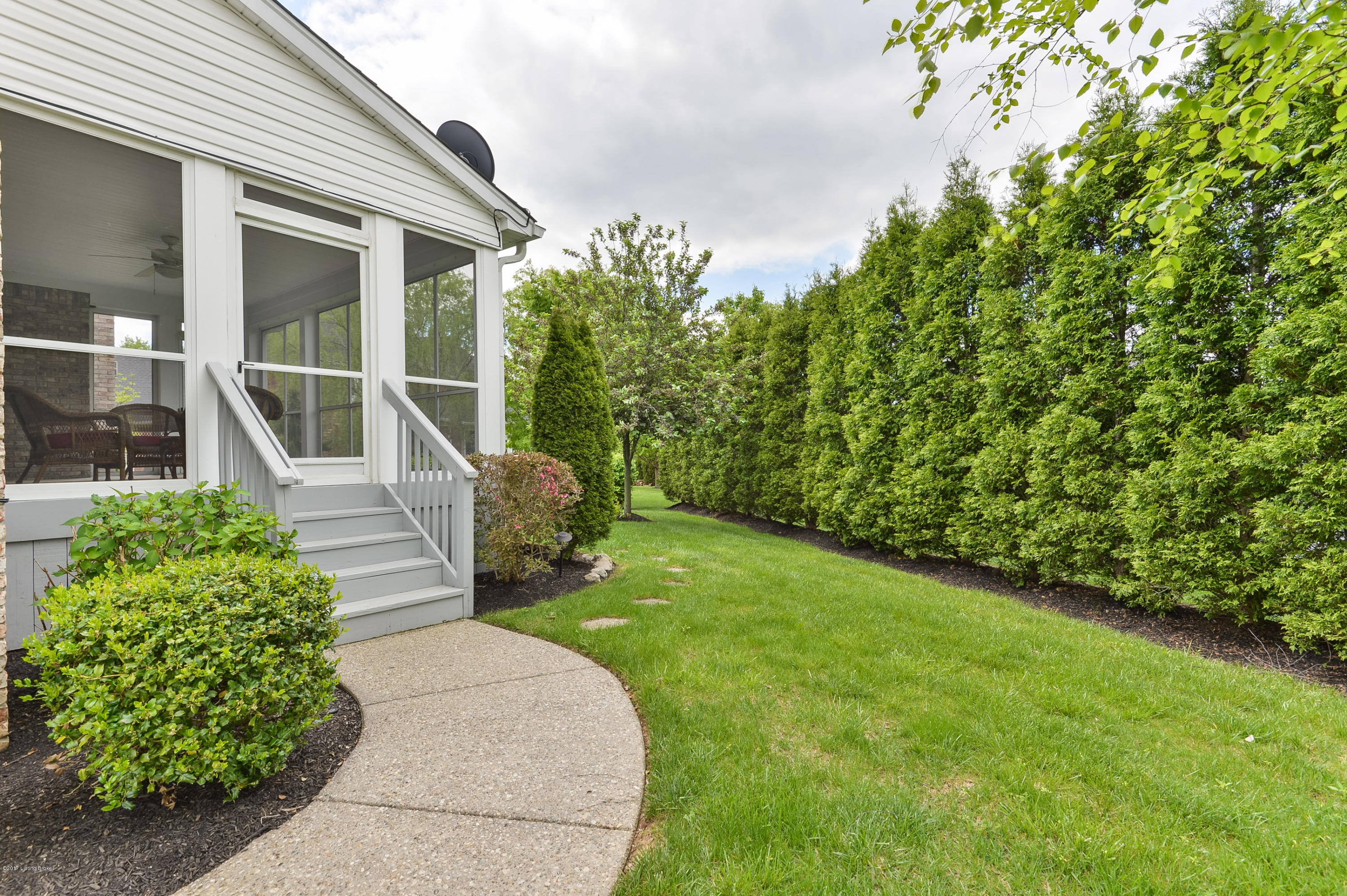 12701 Ridgemoor Drive Prospect, KY 40059 - Photo 39 of 42 37 LSIR 20170425