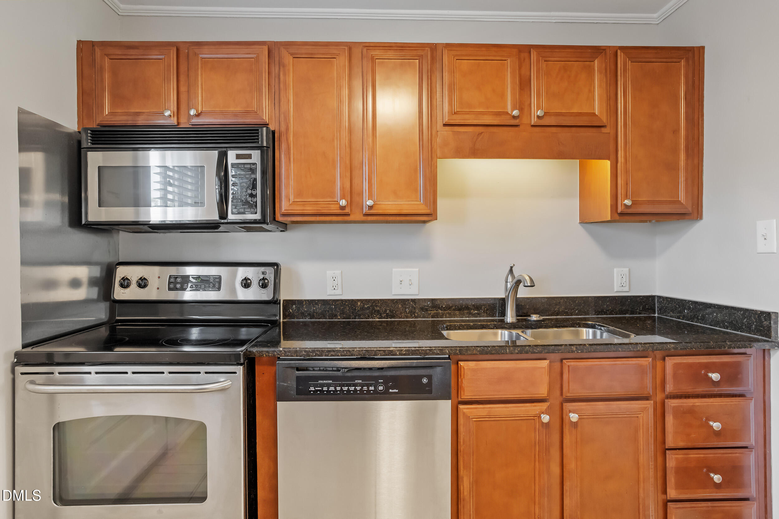 2320 Bernard Street Raleigh, NC 27608 - Photo 12 of 25