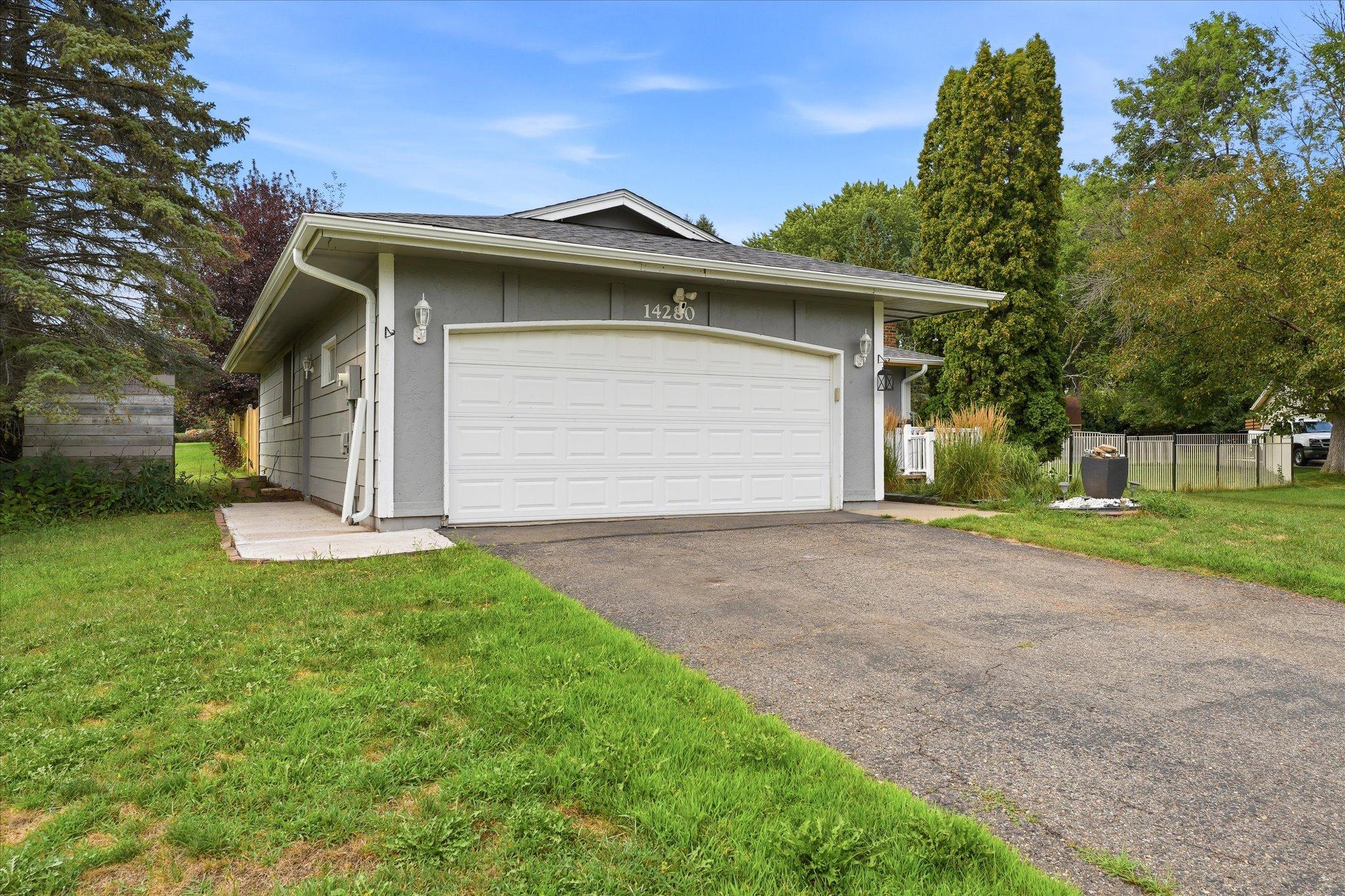 14280 Embry Path Apple Valley, MN 55124 - Photo 5 of 13 Gallery Image 5