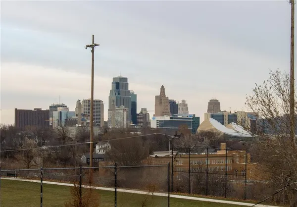 $325,000 | 2101 Holly Street, Kansas City, MO 64108