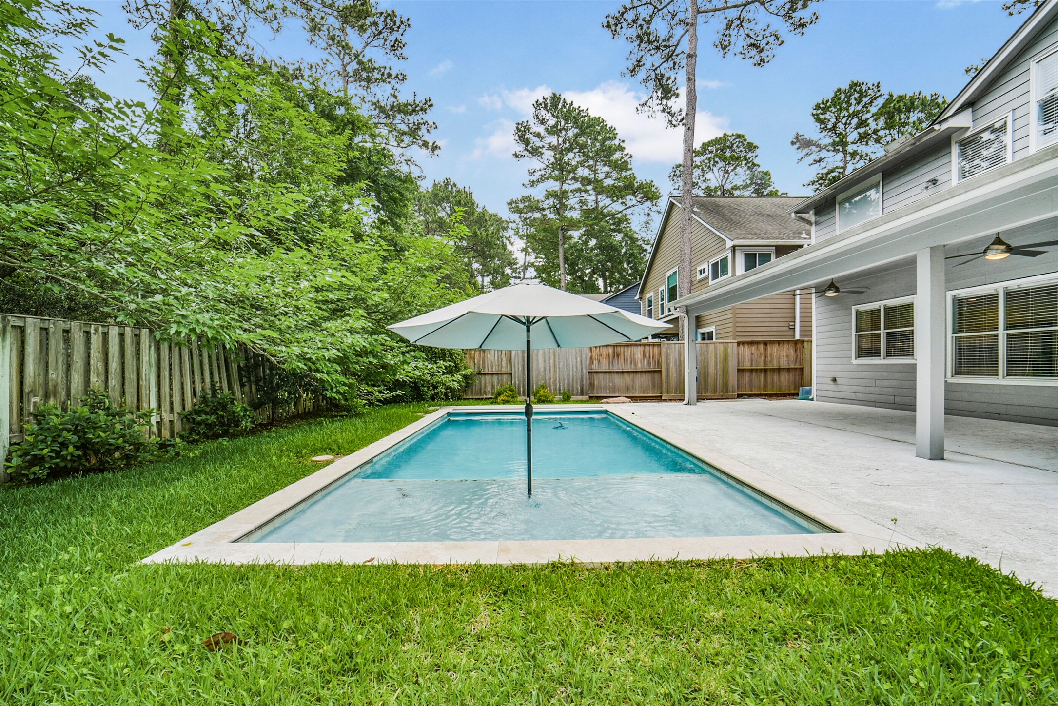 22 East New Avery Place Spring, TX 77382 - Photo 20 of 46 Pool