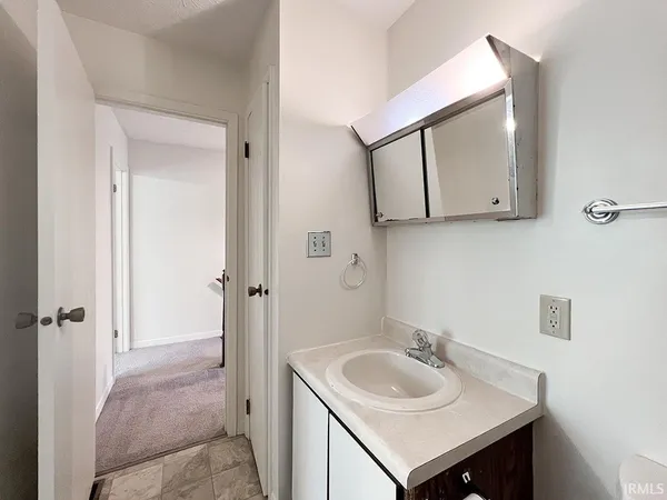 $1,400 | 513 Graham Place, Bloomington, IN 47401