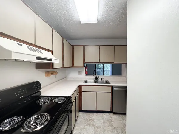 $1,400 | 513 Graham Place, Bloomington, IN 47401