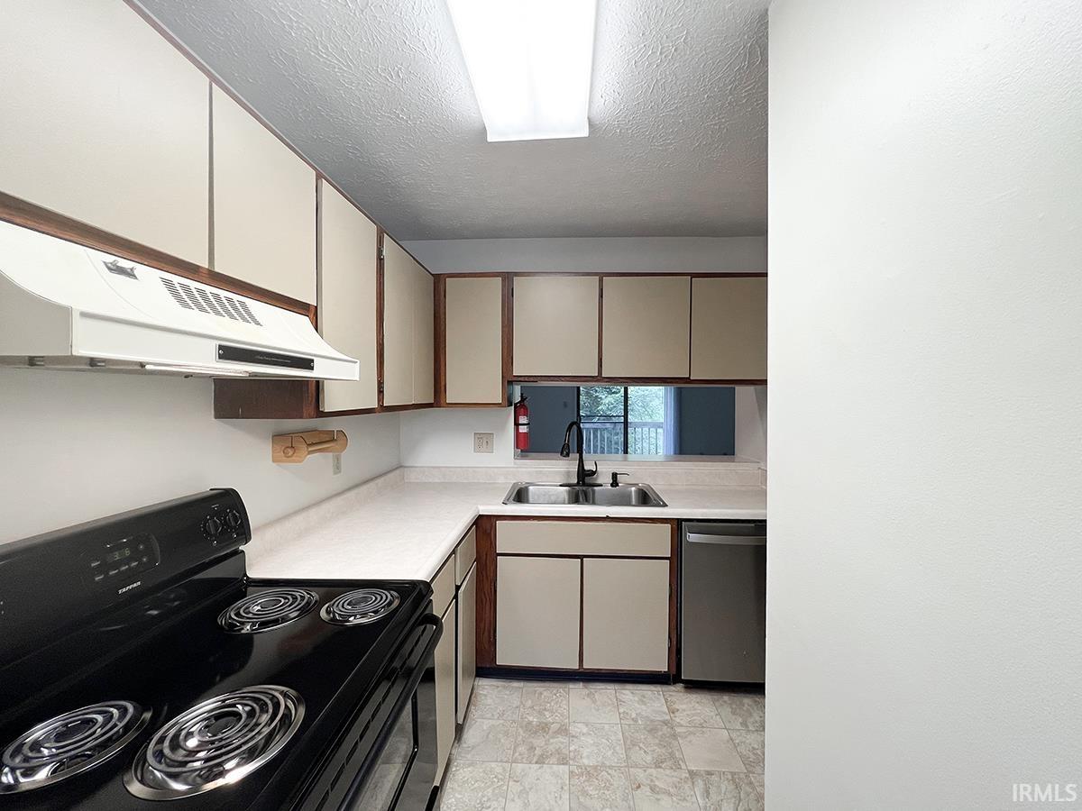 513 Graham Place Bloomington, IN 47401 - Photo 12 of 29