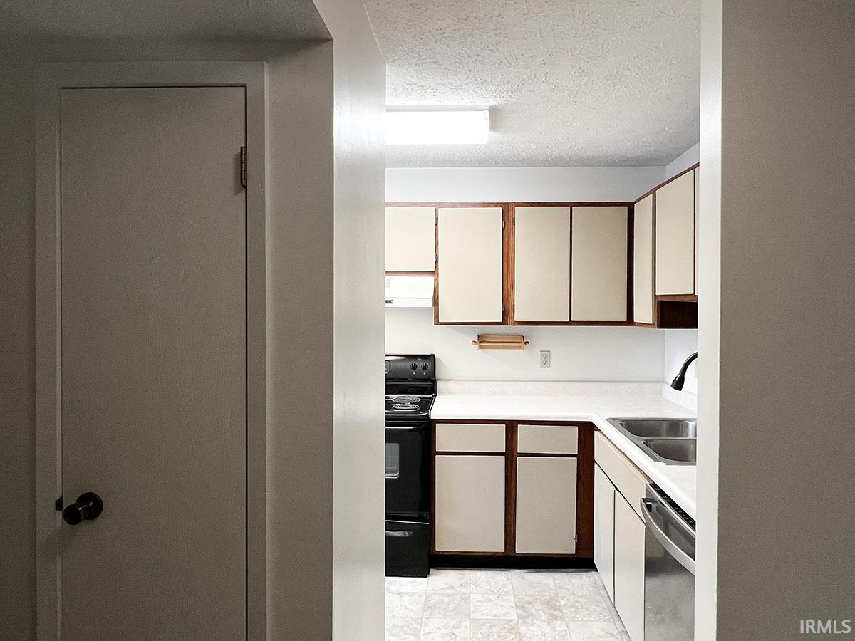 513 Graham Place Bloomington, IN 47401 - Photo 10 of 29