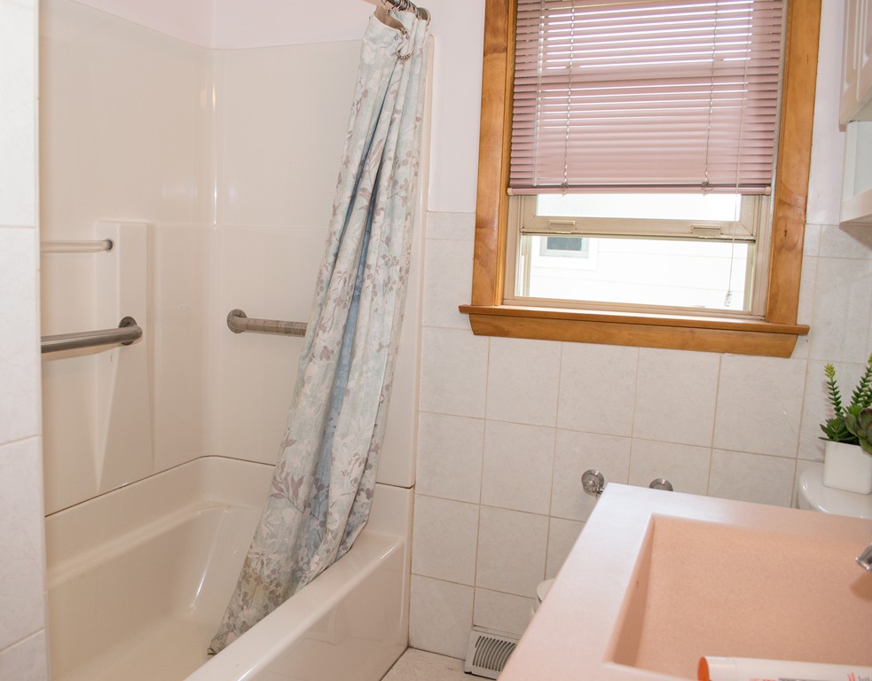 88 Pennybrook Road Lynn, MA 01905 - Photo 16 of 30 Gallery Image 16