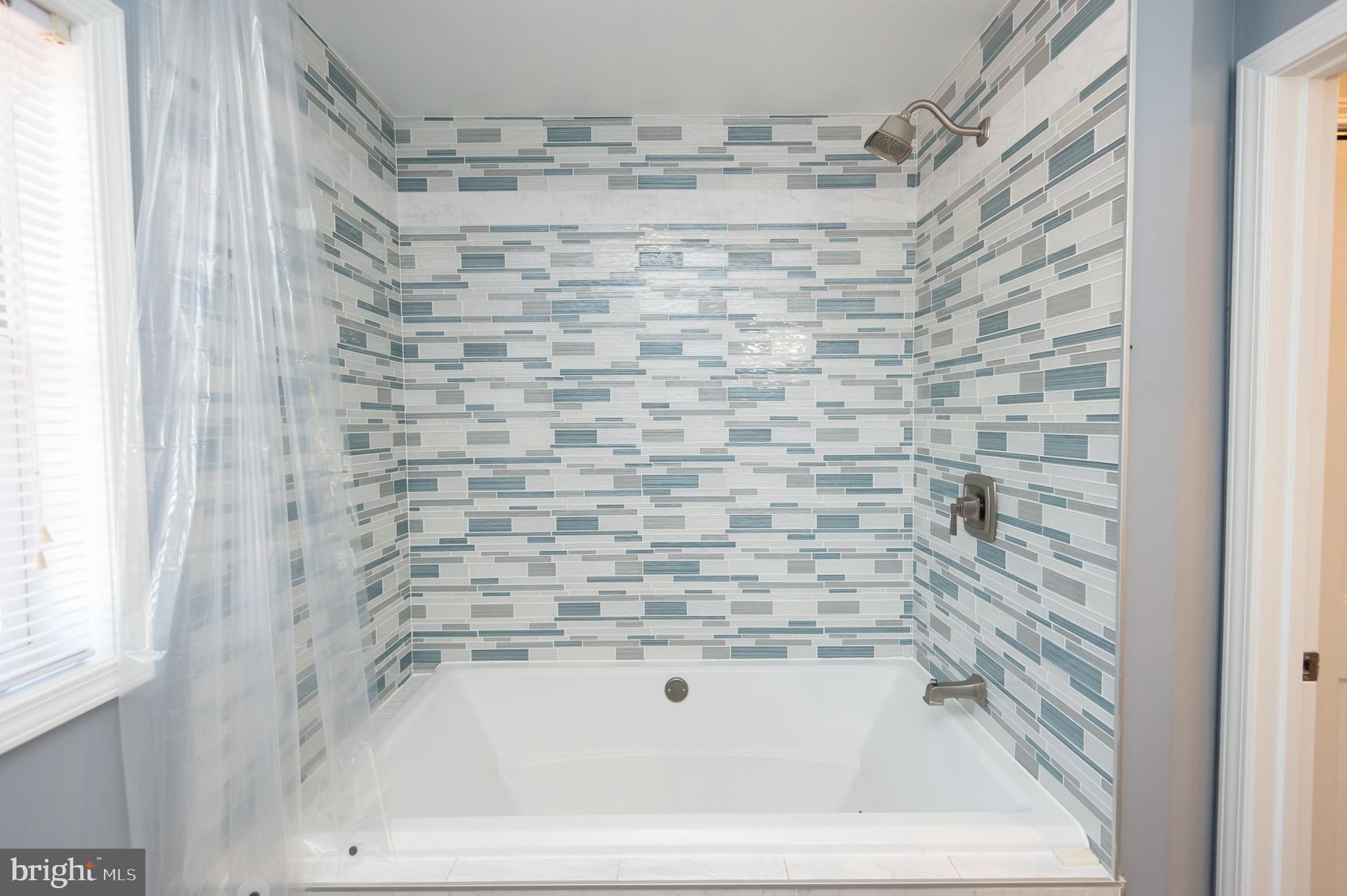 711 Twin Point Cove Road Cambridge, MD 21613 - Photo 20 of 45 Master Bath - Soaking Tub