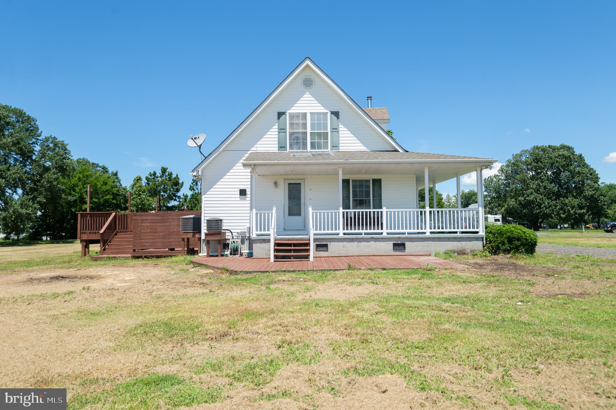 711 Twin Point Cove Road Cambridge, MD 21613 - Photo 29 of 45 Side View showing Porch & Deck