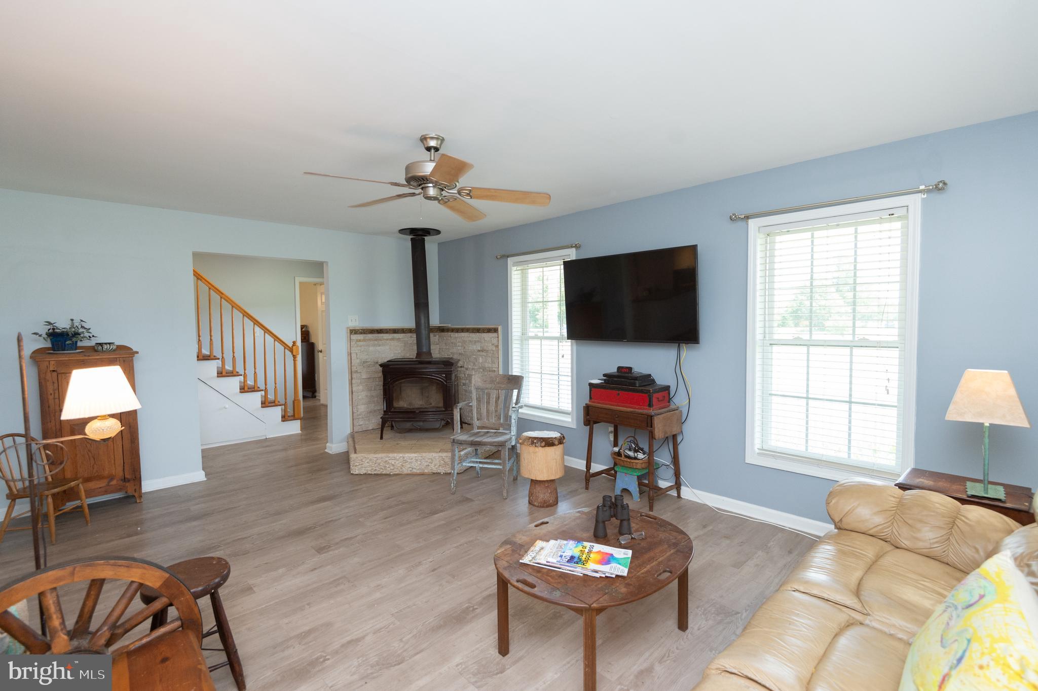 711 Twin Point Cove Road Cambridge, MD 21613 - Photo 7 of 45 Living Room