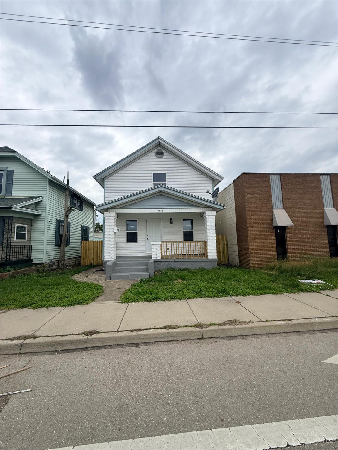 945 Springfield Street Dayton, OH 45403 - Photo 2 of 26