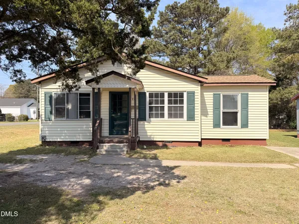 $220,000 | 210 South Brevard Street, Selma, NC 27576