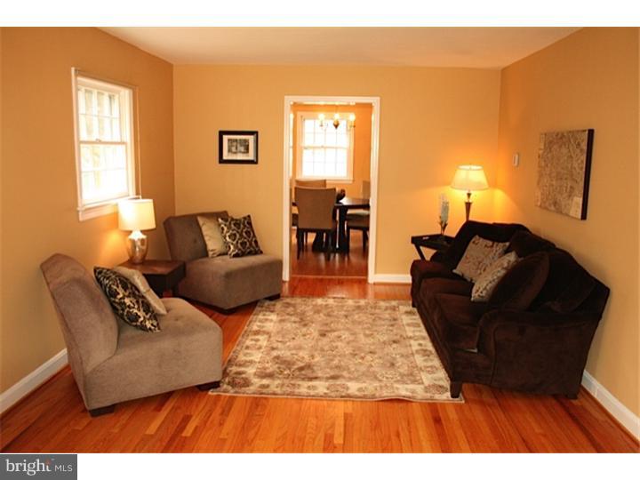 618 Wayne Avenue Haddonfield, NJ 08033 - Photo 5 of 20 Living Room