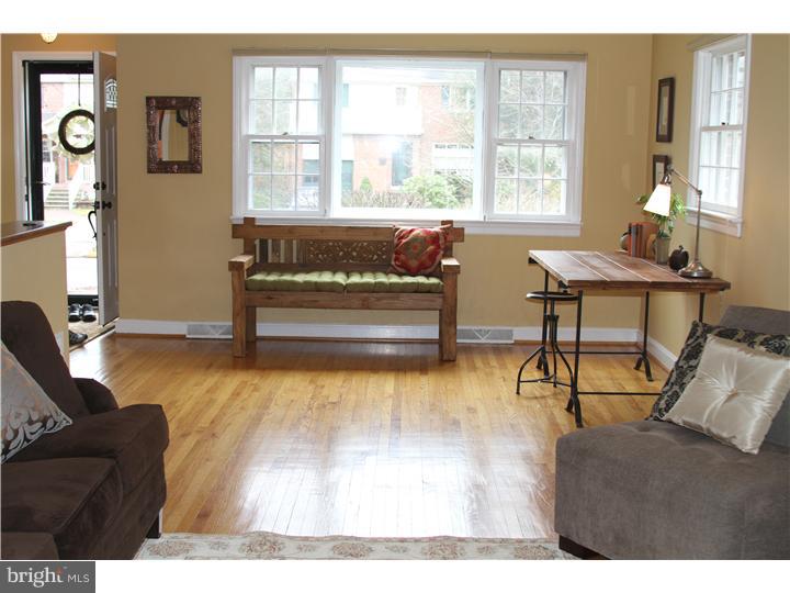 618 Wayne Avenue Haddonfield, NJ 08033 - Photo 8 of 20 Living Room