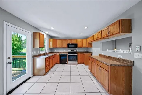 $298,000 | 13647 Lawrence Avenue, Bonner Springs, KS 66012