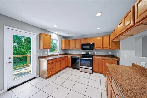 $298,000 | 13647 Lawrence Avenue, Bonner Springs, KS 66012
