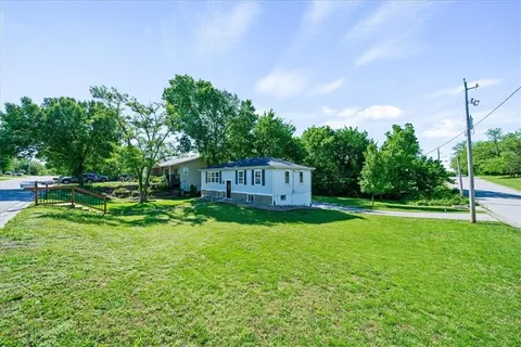 $298,000 | 13647 Lawrence Avenue, Bonner Springs, KS 66012