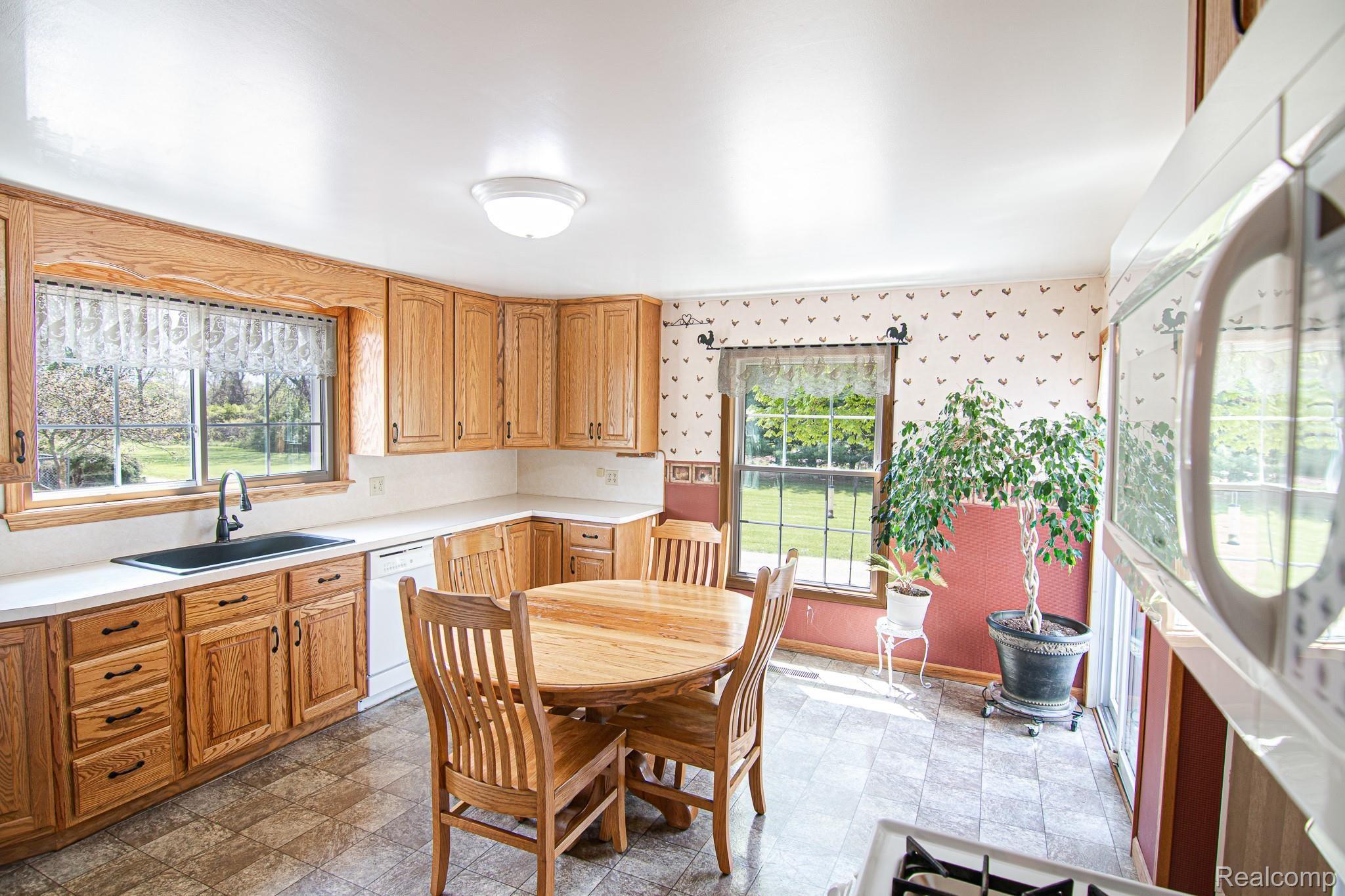 9248 Pittsburg Road Durand, MI 48429 - Photo 4 of 34 9248 Pittsburgh Rd (Kitchen) (3).jpg