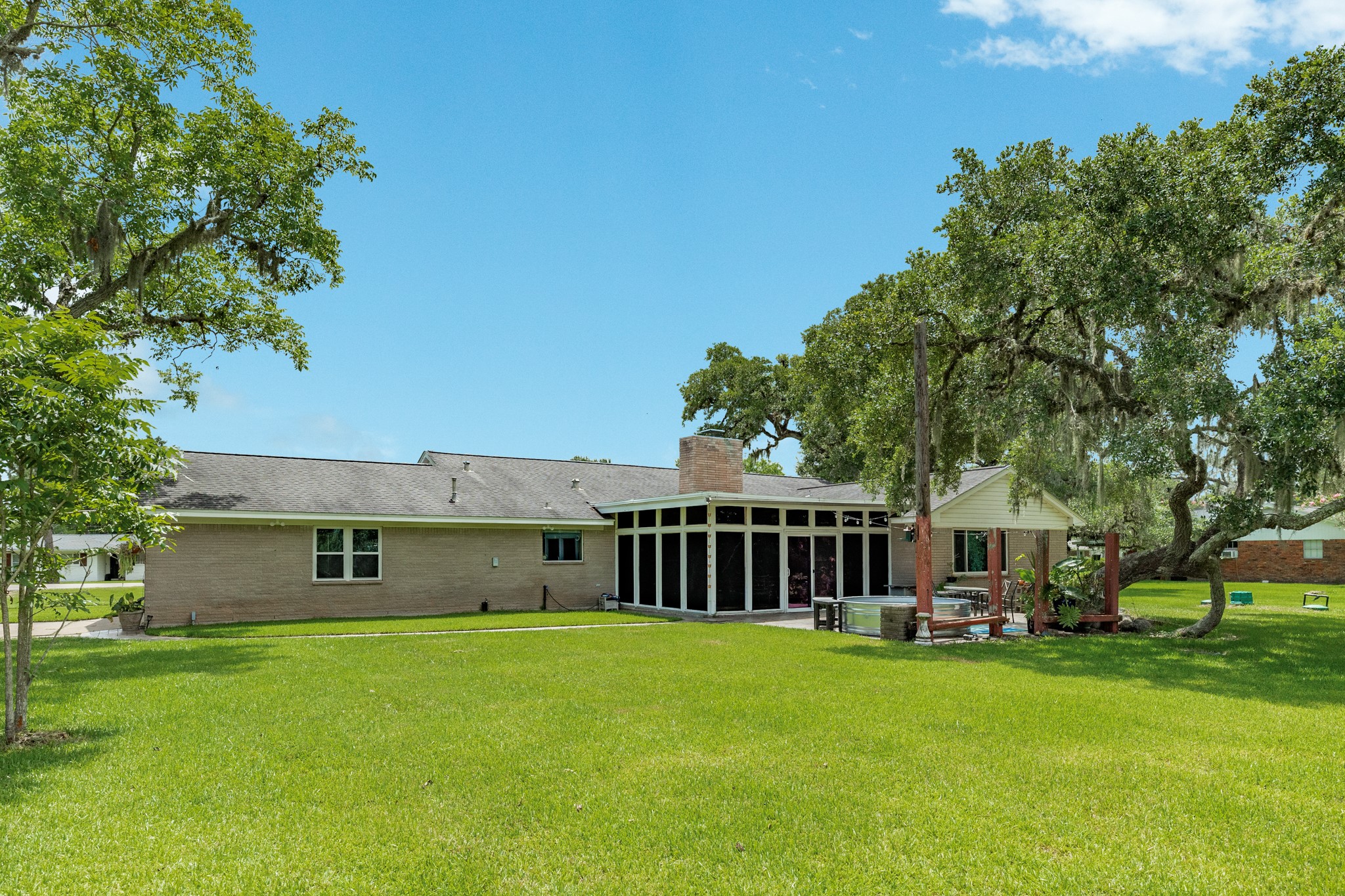 511 Edgewater Street Clute, TX 77531 - Photo 36 of 43