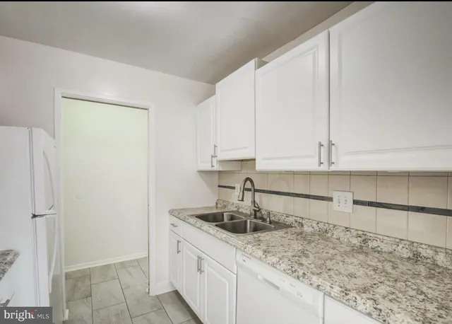 $1,900 | 11051 Camfield Court, Unit 204, Manassas, VA 20109