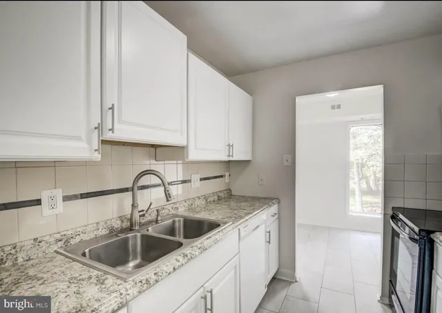 $1,900 | 11051 Camfield Court, Unit 204, Manassas, VA 20109