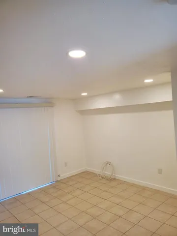 $195,000 | 1909 Dutch Village Drive, Unit I234, Hyattsville, MD 20785