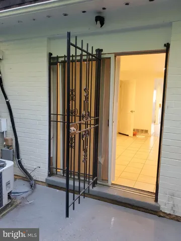 $174,999 | 1909 Dutch Village Drive, Unit I234, Hyattsville, MD 20785